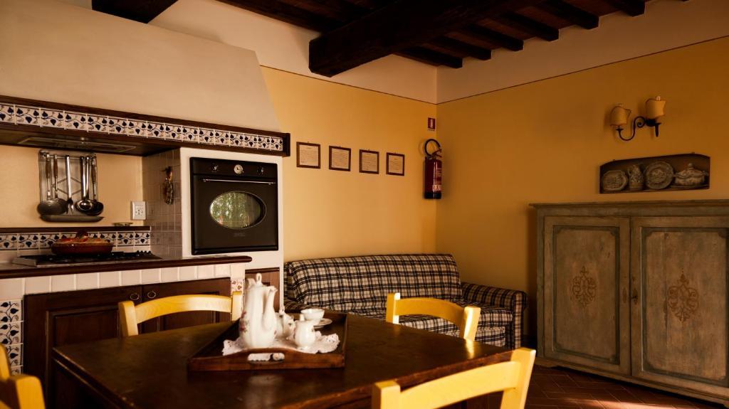 Agriturismo Fattoria Rozzalupi Черрето-Гвиди Номер фото